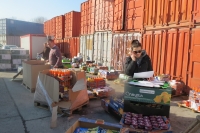 РК Варна-Евксиноград и английската фондация "Bulgarian Aid" 		доставиха и дариха  13 тона помощи с хранителни продукти и медицински 		материали за Домове и кухни за стари хора и нуждаещи се в град Варна.