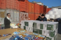 РК Варна-Евксиноград и английската фондация "Bulgarian Aid" 		доставиха и дариха  13 тона помощи с хранителни продукти и медицински 		материали за Домове и кухни за стари хора и нуждаещи се в град Варна.
