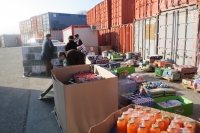 РК Варна-Евксиноград и английската фондация "Bulgarian Aid" 		доставиха и дариха  13 тона помощи с хранителни продукти и медицински 		материали за Домове и кухни за стари хора и нуждаещи се в град Варна.