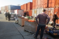 РК Варна-Евксиноград и английската фондация "Bulgarian Aid" 		доставиха и дариха  13 тона помощи с хранителни продукти и медицински 		материали за Домове и кухни за стари хора и нуждаещи се в град Варна.