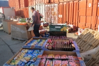 РК Варна-Евксиноград и английската фондация "Bulgarian Aid" 		доставиха и дариха  13 тона помощи с хранителни продукти и медицински 		материали за Домове и кухни за стари хора и нуждаещи се в град Варна.