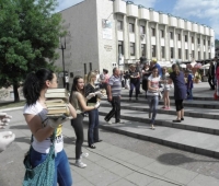 Жива верига пренeсe „културно съкровище“ в гр. Дупница в навечерието на 24 май