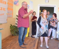 Над 750 учeбни помагала