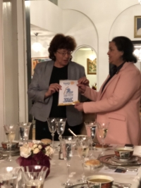Ротарианци на среща с вечеря с н.пр.посланика на Кралство Мароко в РБългария-г-жа Закиа Ел Мидауи