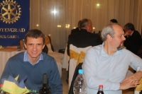 "Соларни светещи знаци"
